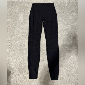 Lulu lemon leggings with mesh cutouts